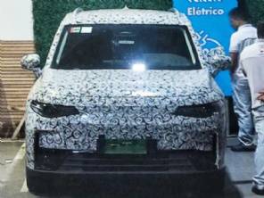 Flagra! SUV chins que a Stellantis vai trazer ao Brasil ?visto camuflado