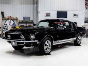 Ford Mustang Shelby GT500 fica escondido em garagem por 43 anos